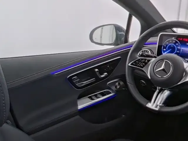 Mercedes-Benz EQE 300