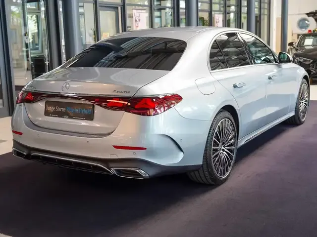 Mercedes-Benz E 300