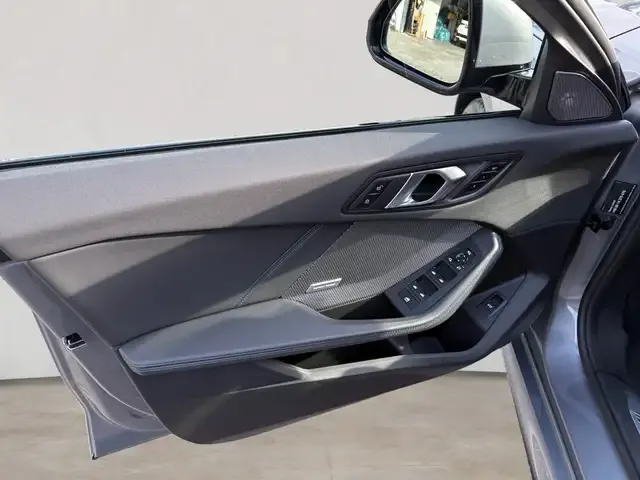 BMW 114