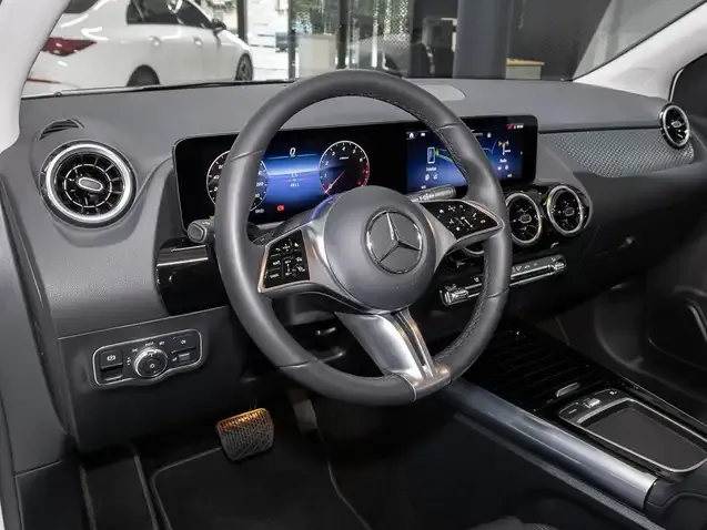 Mercedes-Benz B 180