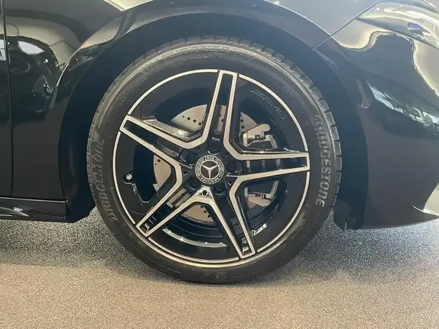 Mercedes-Benz A 220