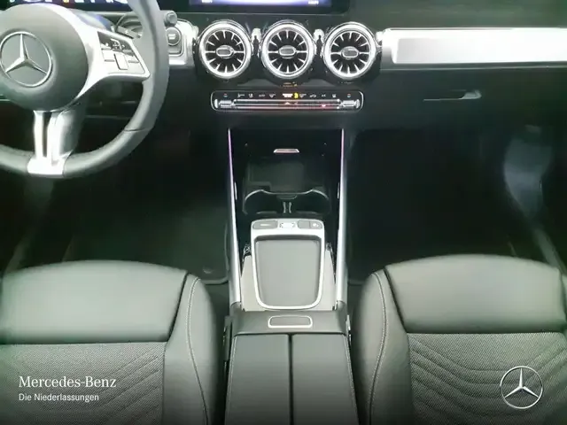 Mercedes-Benz EQB 300