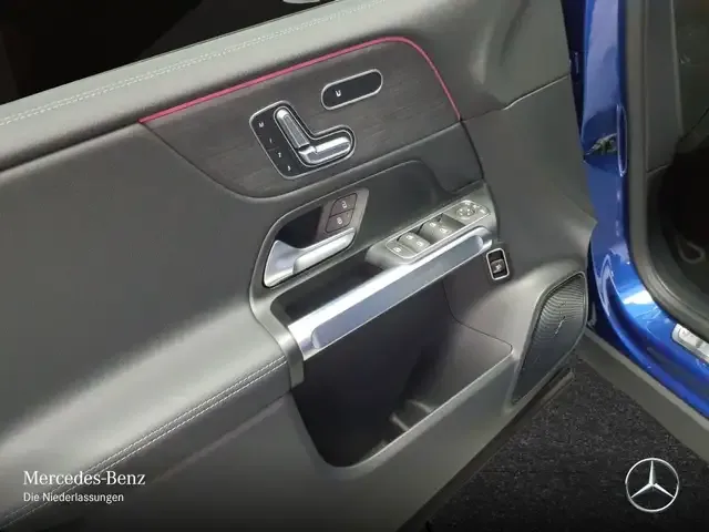 Mercedes-Benz EQB 300