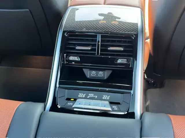 BMW 840