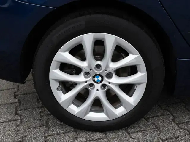 BMW 225