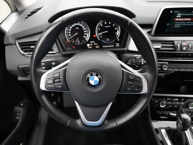 BMW 225