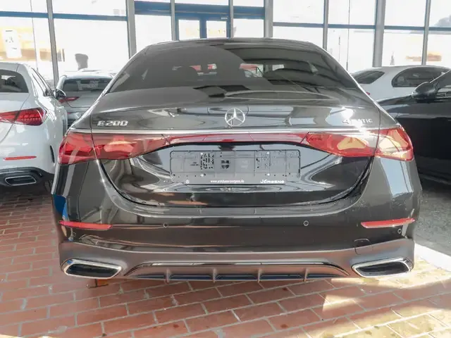 Mercedes-Benz E 200