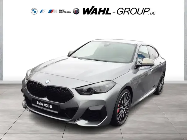BMW 235