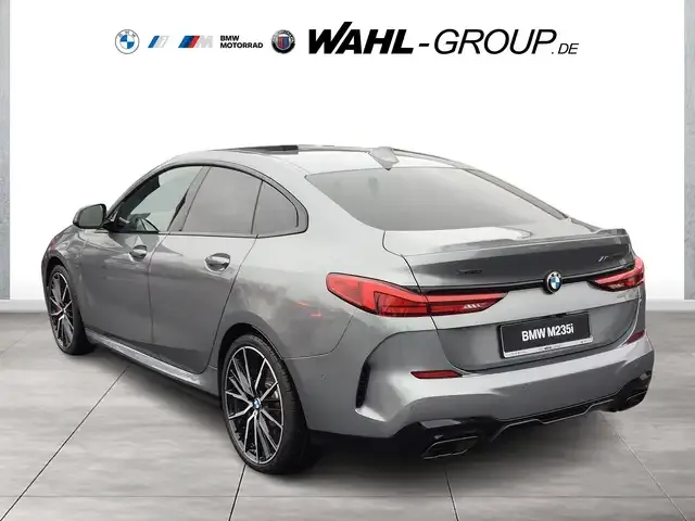 BMW 235