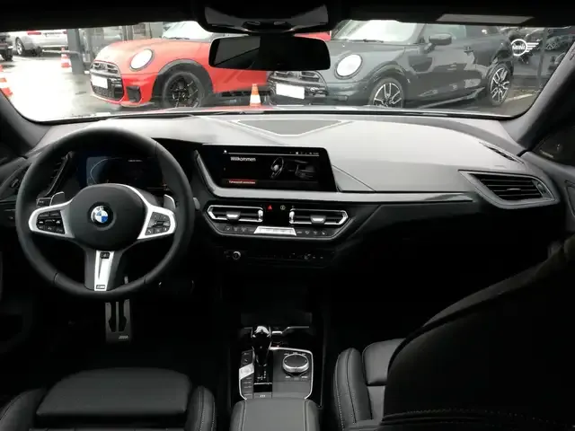 BMW 235