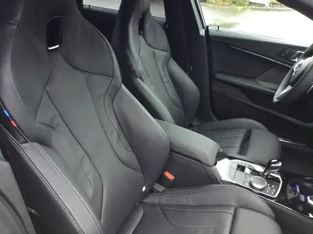 BMW 235