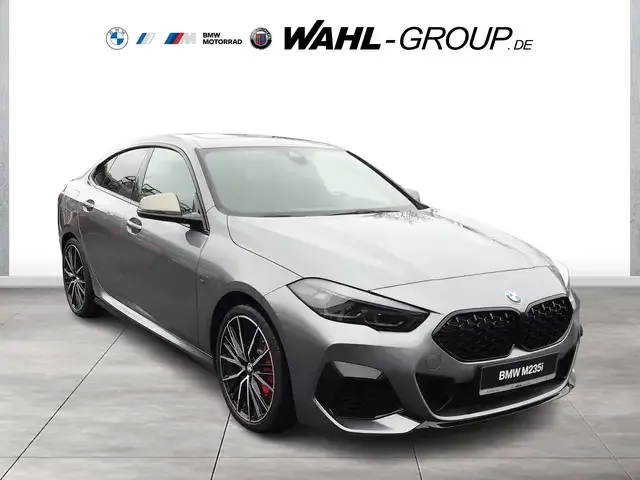 BMW 235
