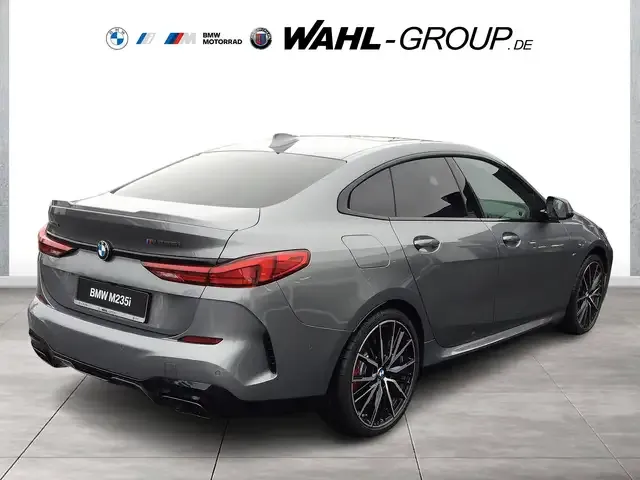 BMW 235