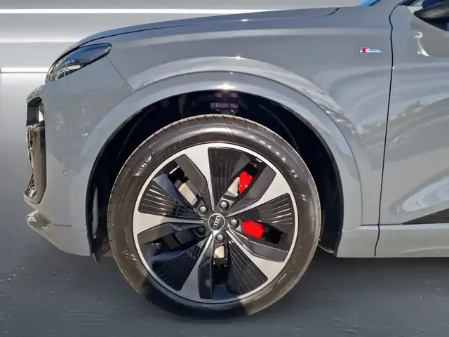 Audi Q6