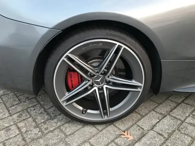 Mercedes-Benz C 63 AMG