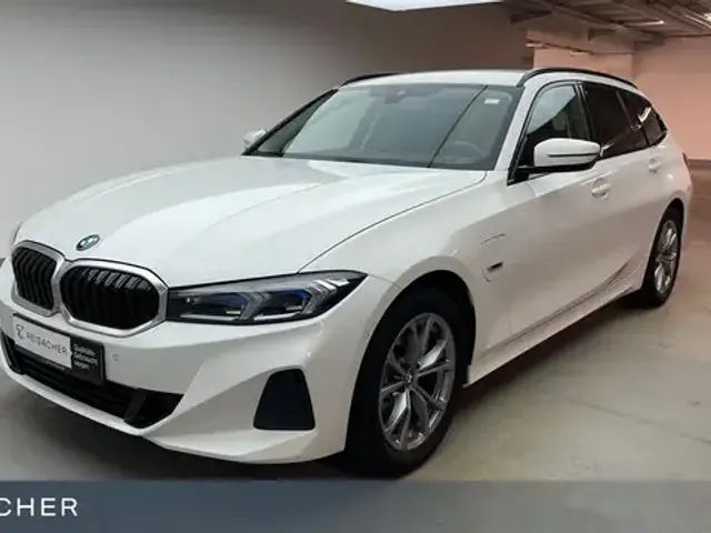 BMW 330