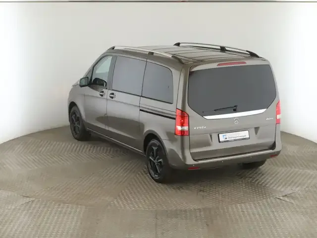Mercedes-Benz V 250
