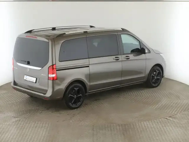Mercedes-Benz V 250