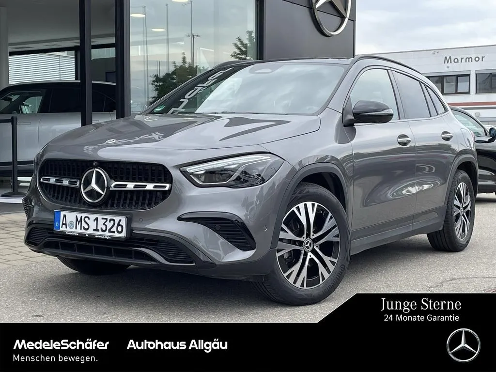 Mercedes-Benz GLA 200