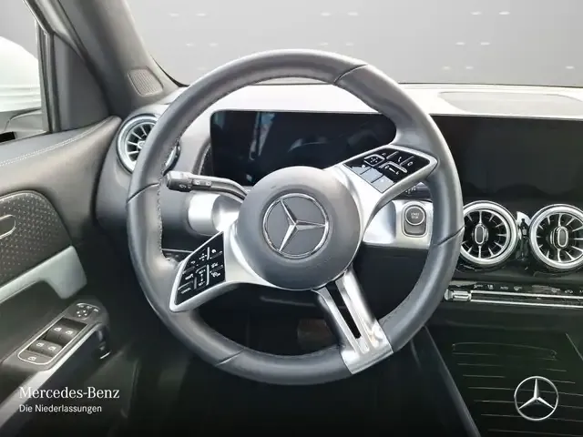 Mercedes-Benz EQB 300