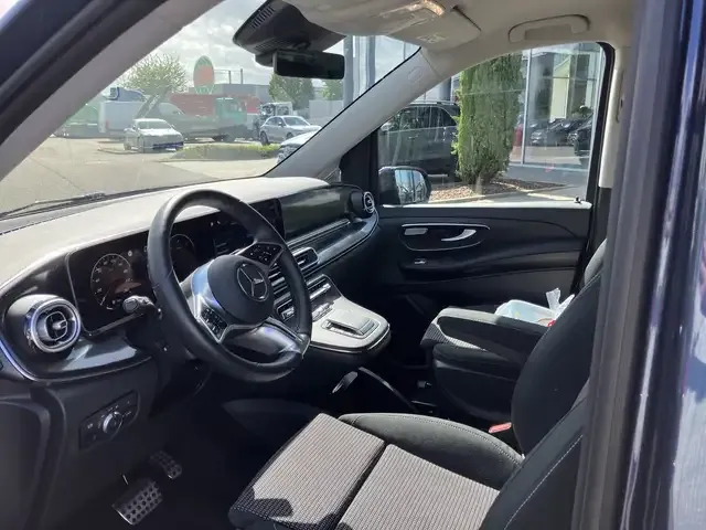 Mercedes-Benz V 250