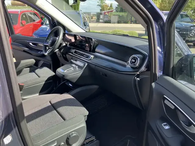 Mercedes-Benz V 250