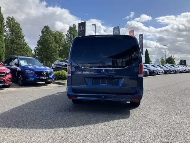Mercedes-Benz V 250