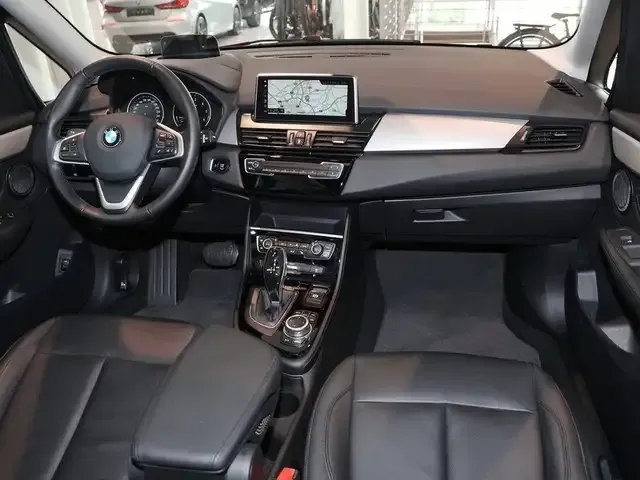 BMW 220