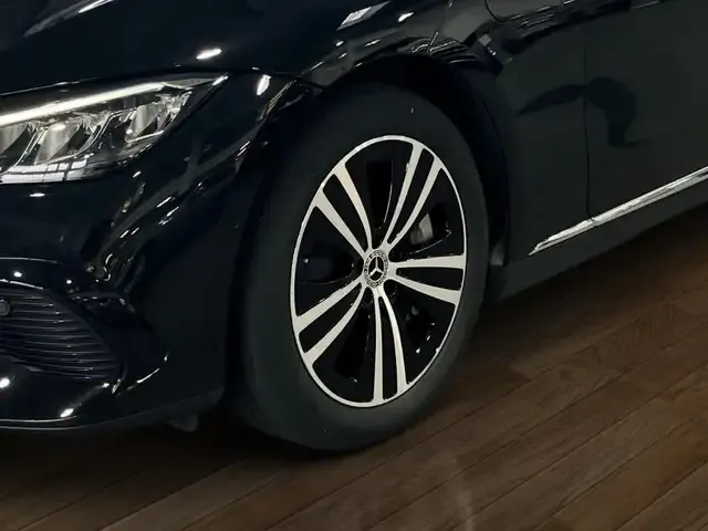 Mercedes-Benz EQE 300