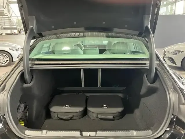 Mercedes-Benz EQE 300