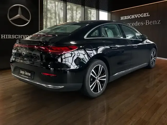 Mercedes-Benz EQE 300
