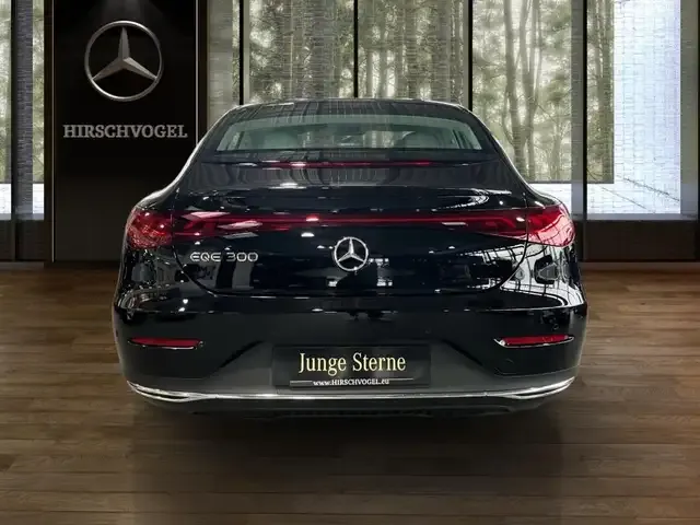 Mercedes-Benz EQE 300