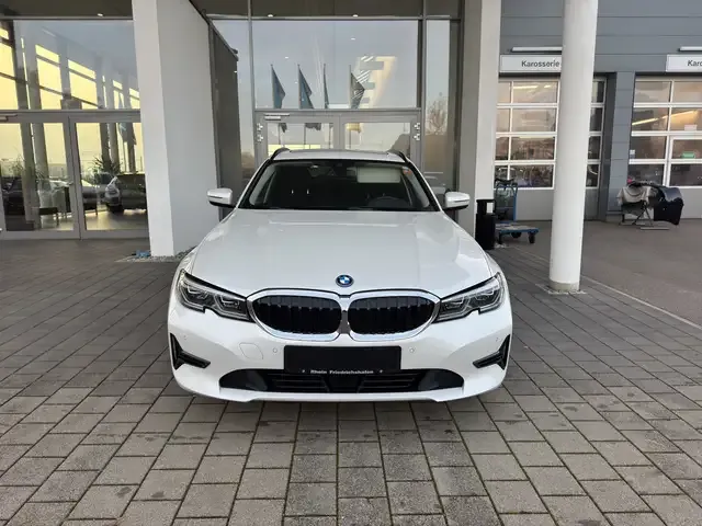BMW 330