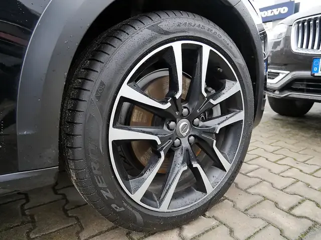 Volvo V90 Cross Country