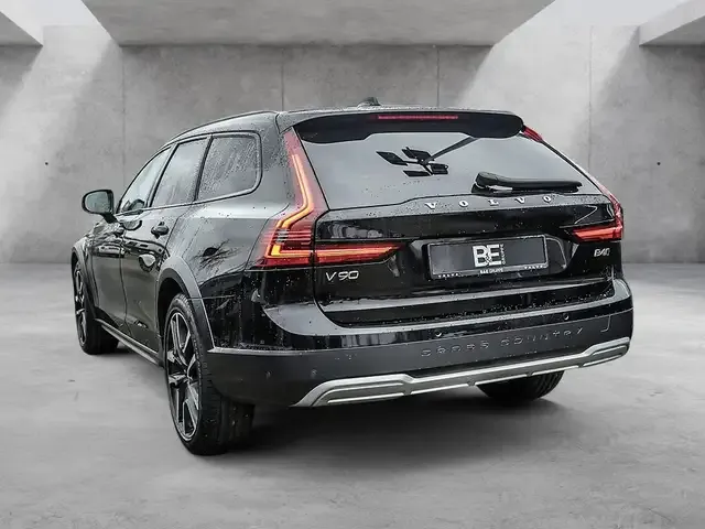 Volvo V90 Cross Country