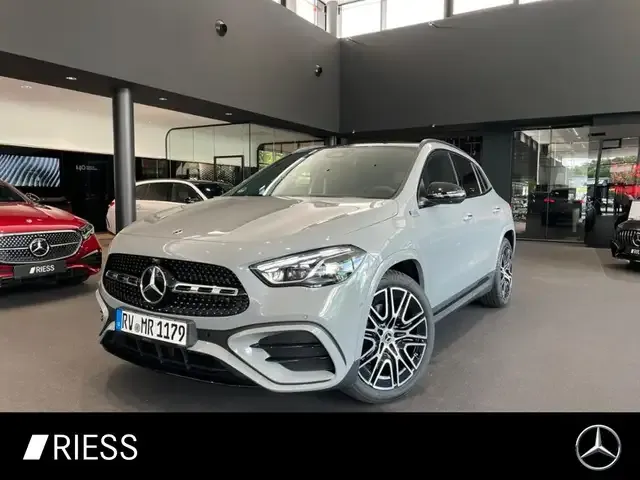 Mercedes-Benz GLA 200