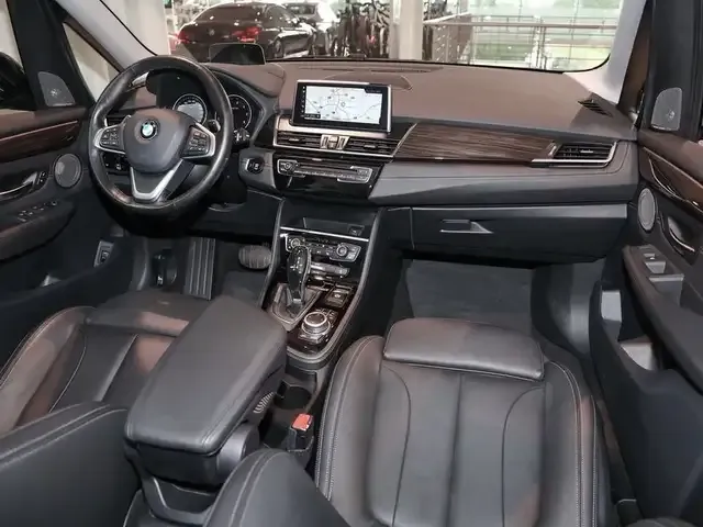 BMW 220