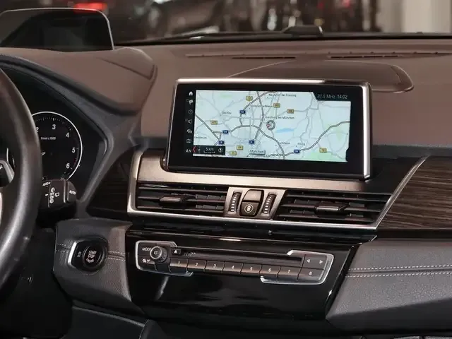 BMW 220