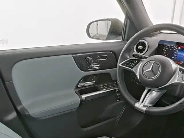 Mercedes-Benz GLB 250
