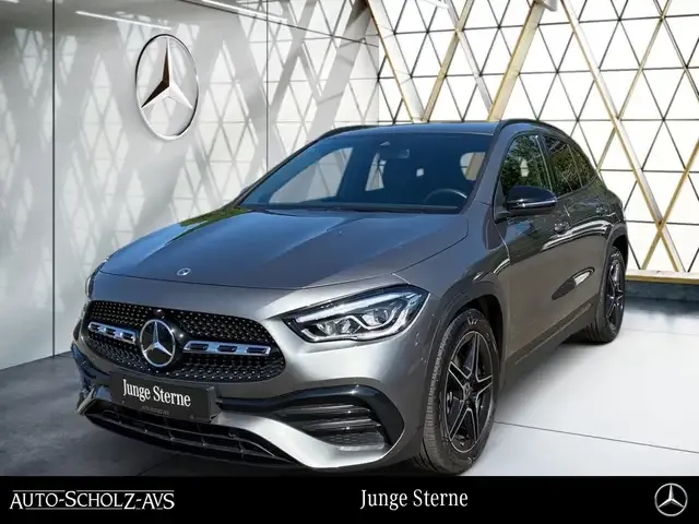 Mercedes-Benz GLA 220