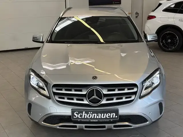 Mercedes-Benz GLA 180