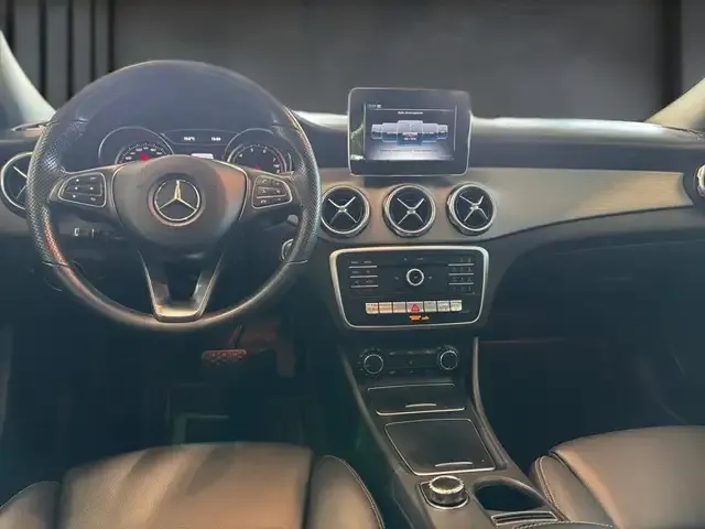 Mercedes-Benz GLA 180