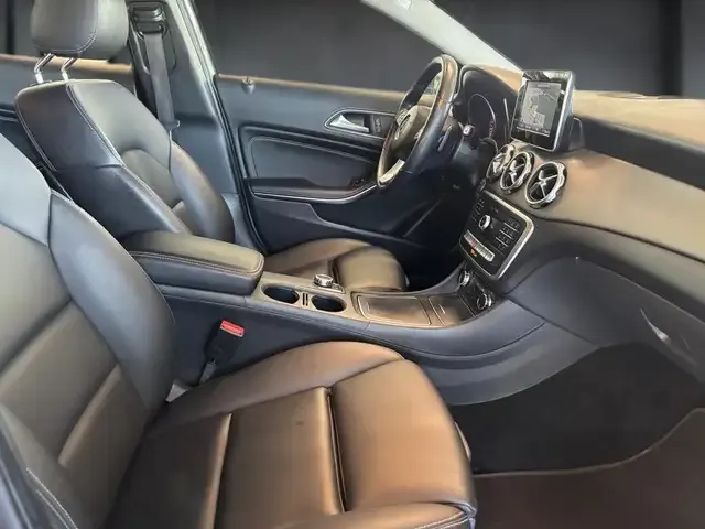 Mercedes-Benz GLA 180