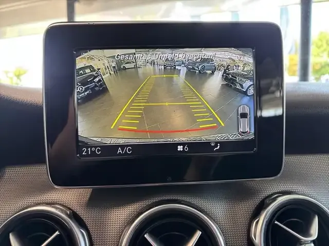 Mercedes-Benz GLA 180