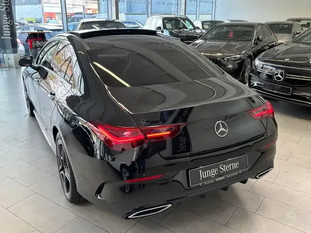 Mercedes-Benz CLA 200