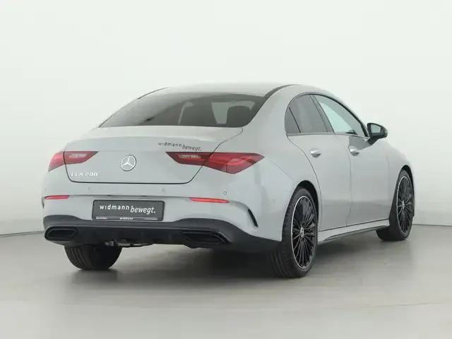 Mercedes-Benz CLA 200