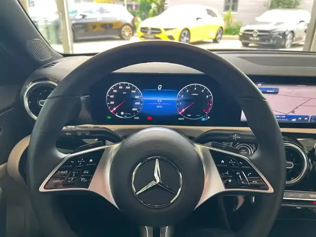 Mercedes-Benz A 180