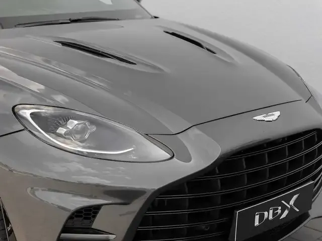 Aston Martin DBX