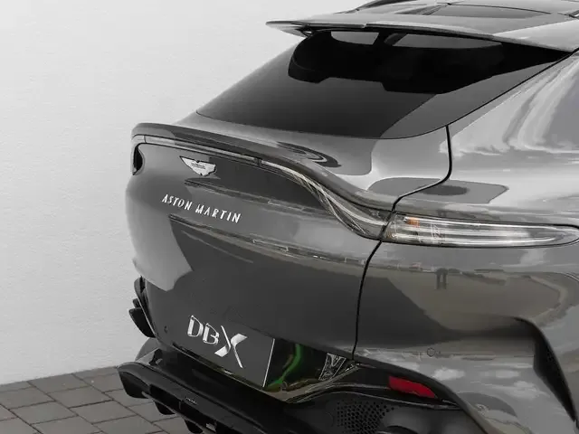 Aston Martin DBX