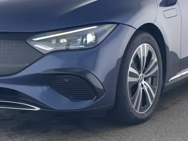 Mercedes-Benz EQE 300